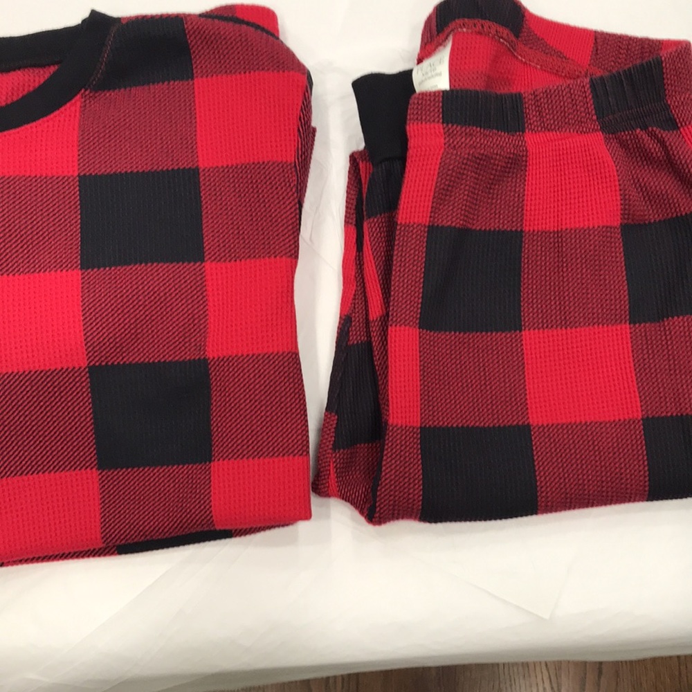 SET OF P. J. s. THE PLACE SIZE XS measurements n photos. LIKE NEW LIGHTWEIGHT ❤️
